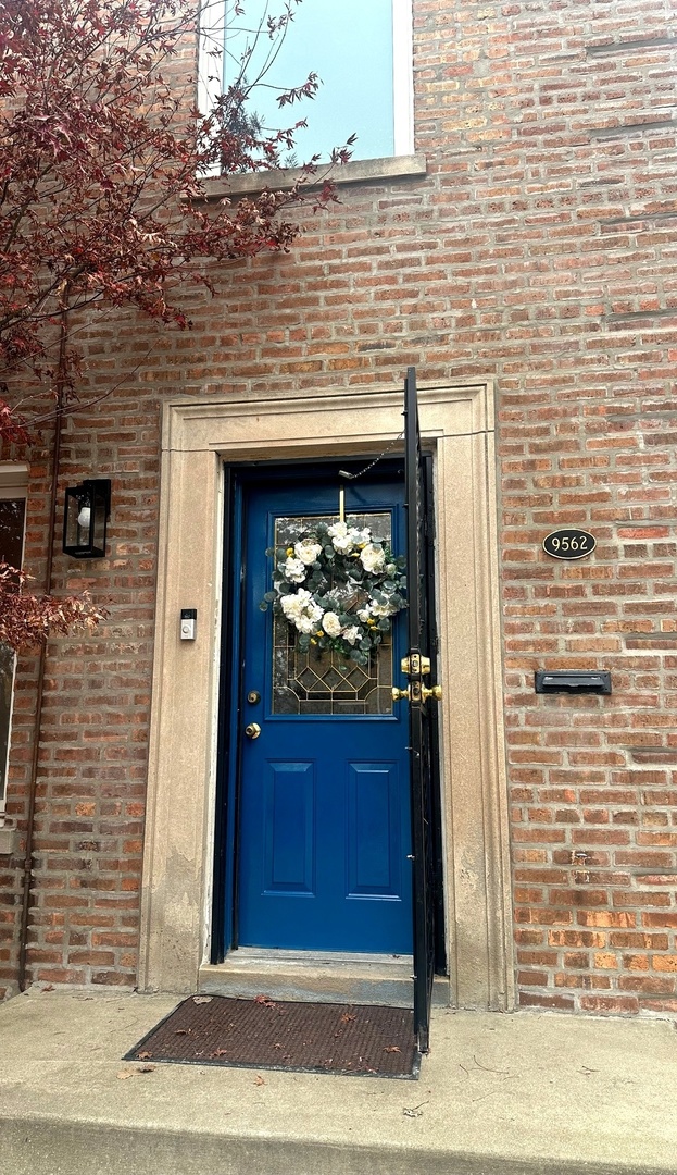 9562 South Bensley Avenue Chicago IL 60617