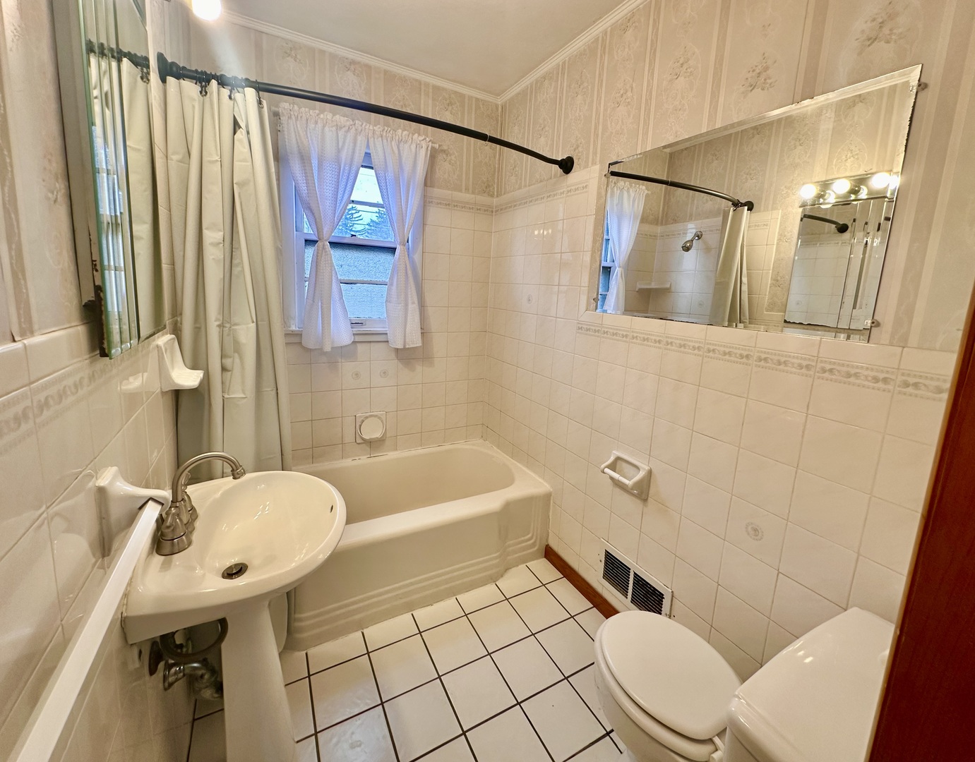 930 Foran Lane Aurora IL 60506