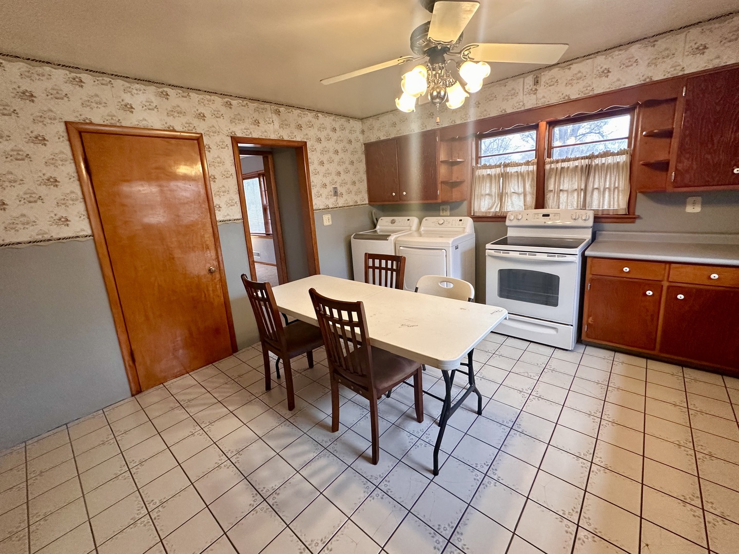 930 Foran Lane Aurora IL 60506