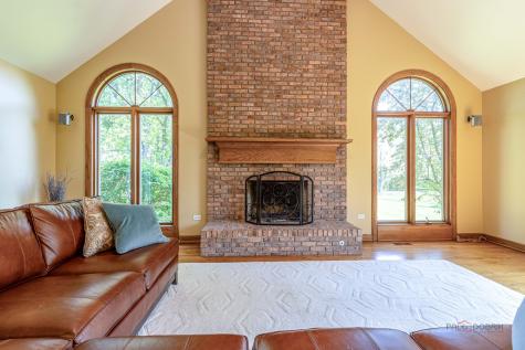 3944 Lakeview Court Long Grove IL 60047