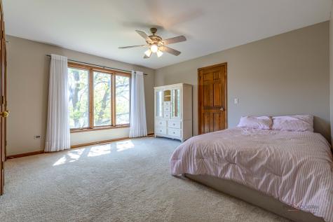 3944 Lakeview Court Long Grove IL 60047