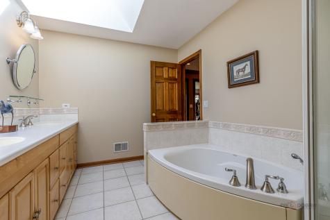 3944 Lakeview Court Long Grove IL 60047