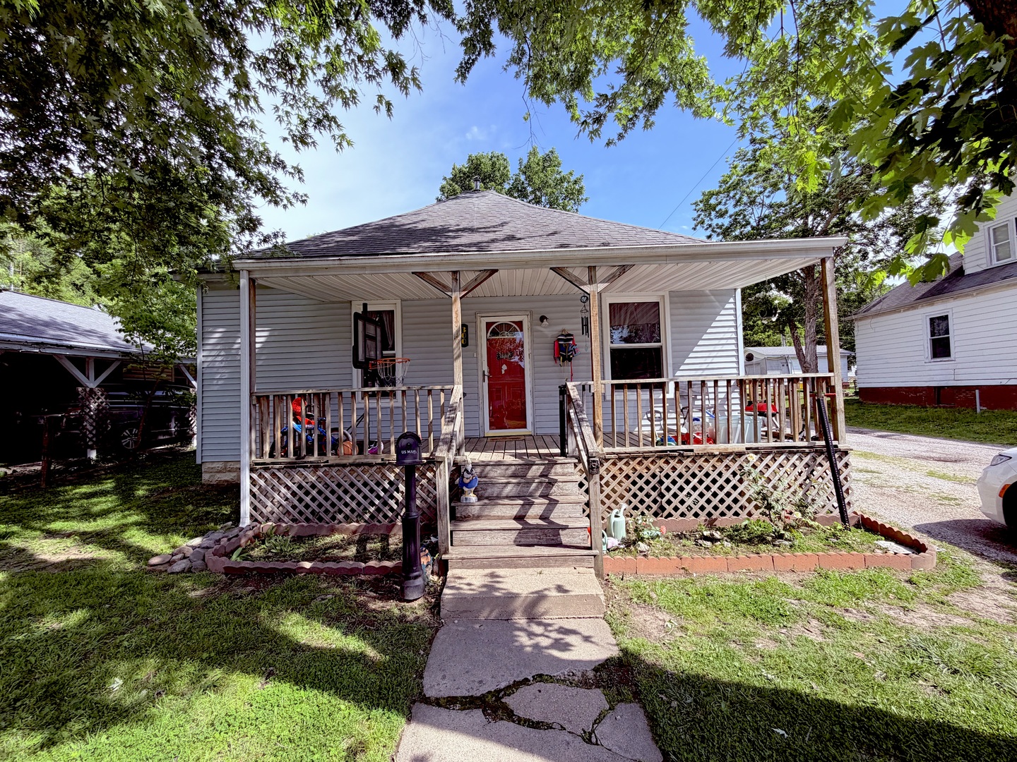 300 West Allmon Street Salem IL 62881