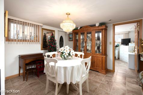 551 North Plamondon Drive Addison IL 60101