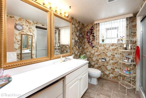 551 North Plamondon Drive Addison IL 60101