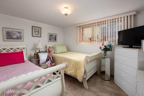 551 North Plamondon Drive Addison IL 60101