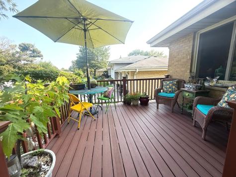 551 North Plamondon Drive Addison IL 60101