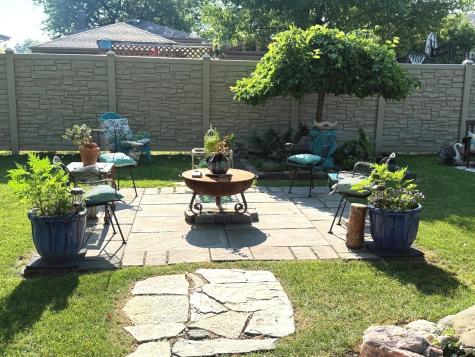 551 North Plamondon Drive Addison IL 60101