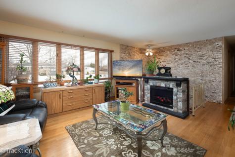 551 North Plamondon Drive Addison IL 60101