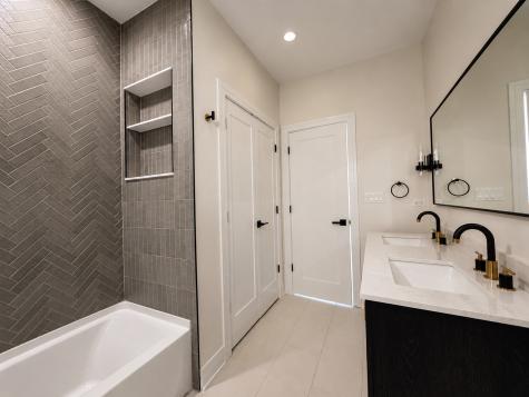 4020 North Francisco Avenue Chicago IL 60618