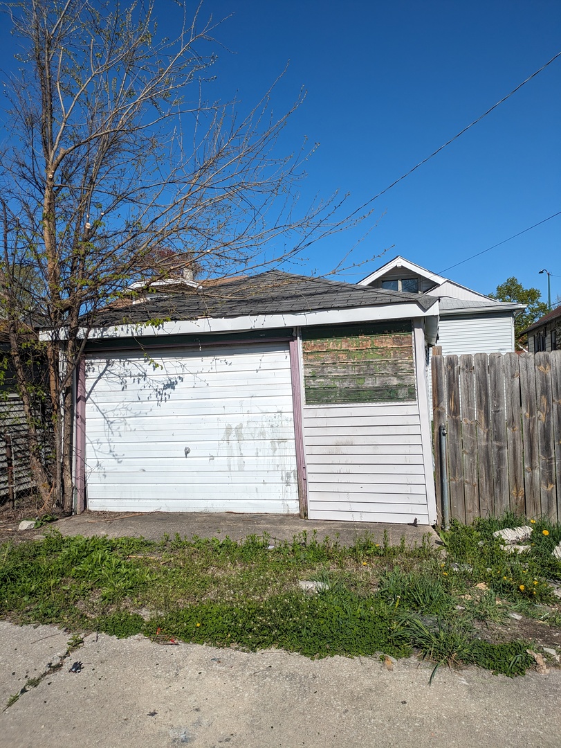 10238 South Wentworth Avenue Chicago IL 60628