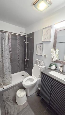 1585 West Oakmont Road Hoffman Estates IL 60169