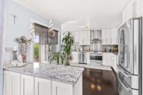 1585 West Oakmont Road Hoffman Estates IL 60169