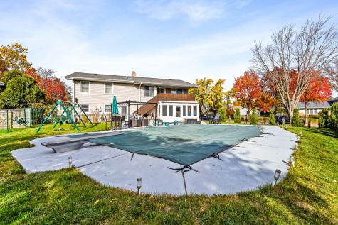 1585 West Oakmont Road Hoffman Estates IL 60169