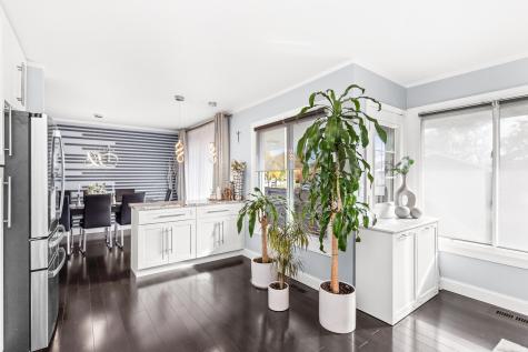 1585 West Oakmont Road Hoffman Estates IL 60169