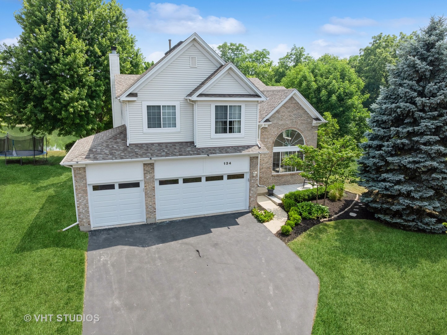 134 South Hankes Road Aurora IL 60506
