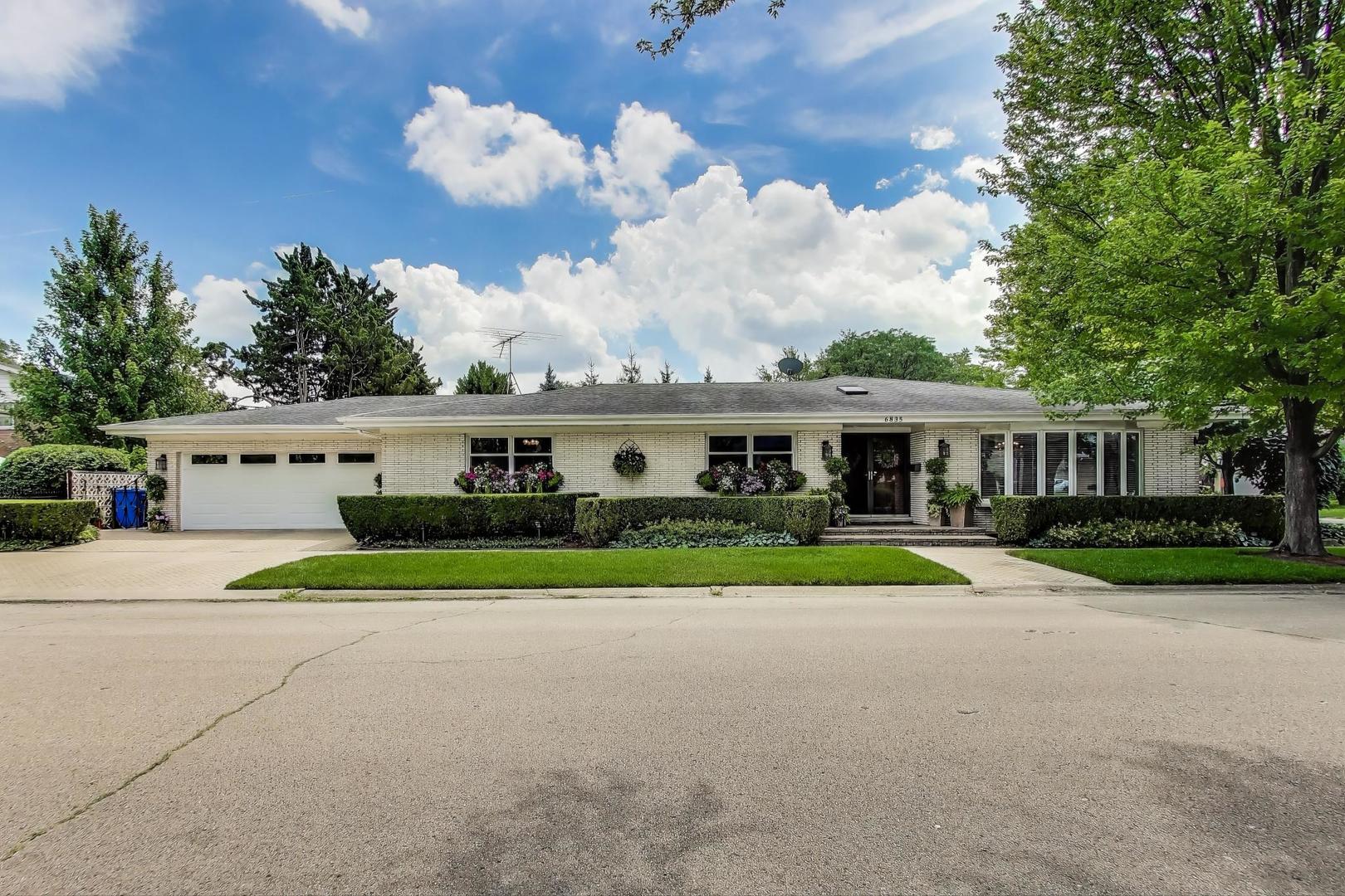 6835 North Waukesha Avenue Chicago IL 60646