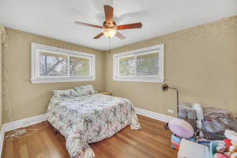 256 West Kathleen Drive Des Plaines IL 60016