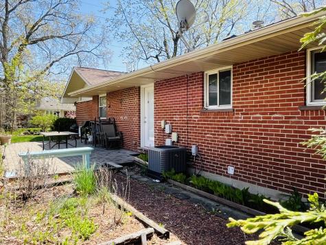 256 West Kathleen Drive Des Plaines IL 60016