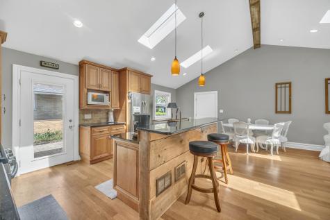 256 West Kathleen Drive Des Plaines IL 60016