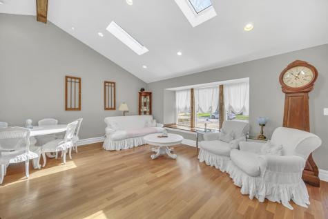 256 West Kathleen Drive Des Plaines IL 60016