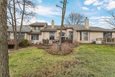 70 West Deer Haven Court Court Crete IL 60417