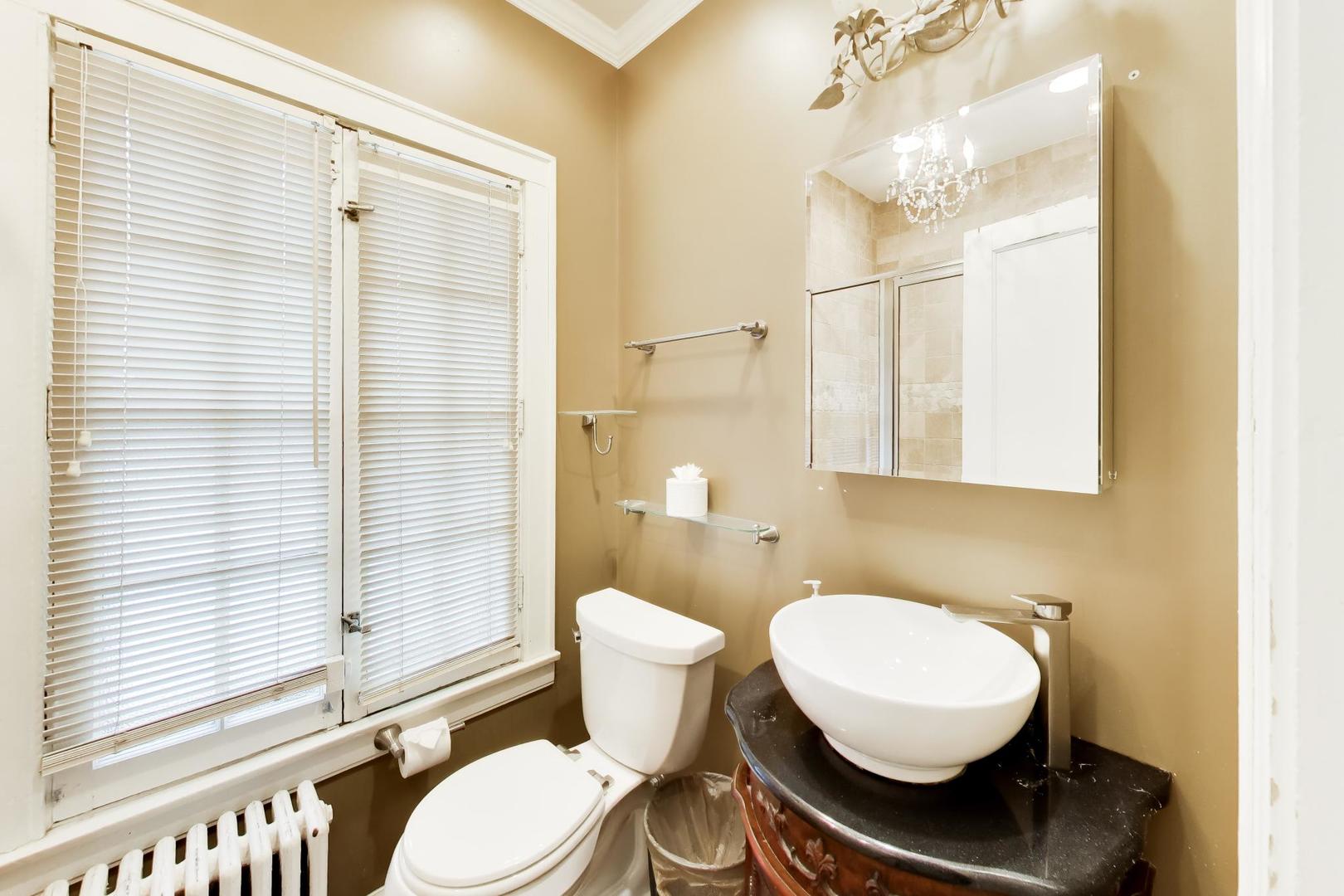 10041 South Hoyne Avenue Chicago IL 60643