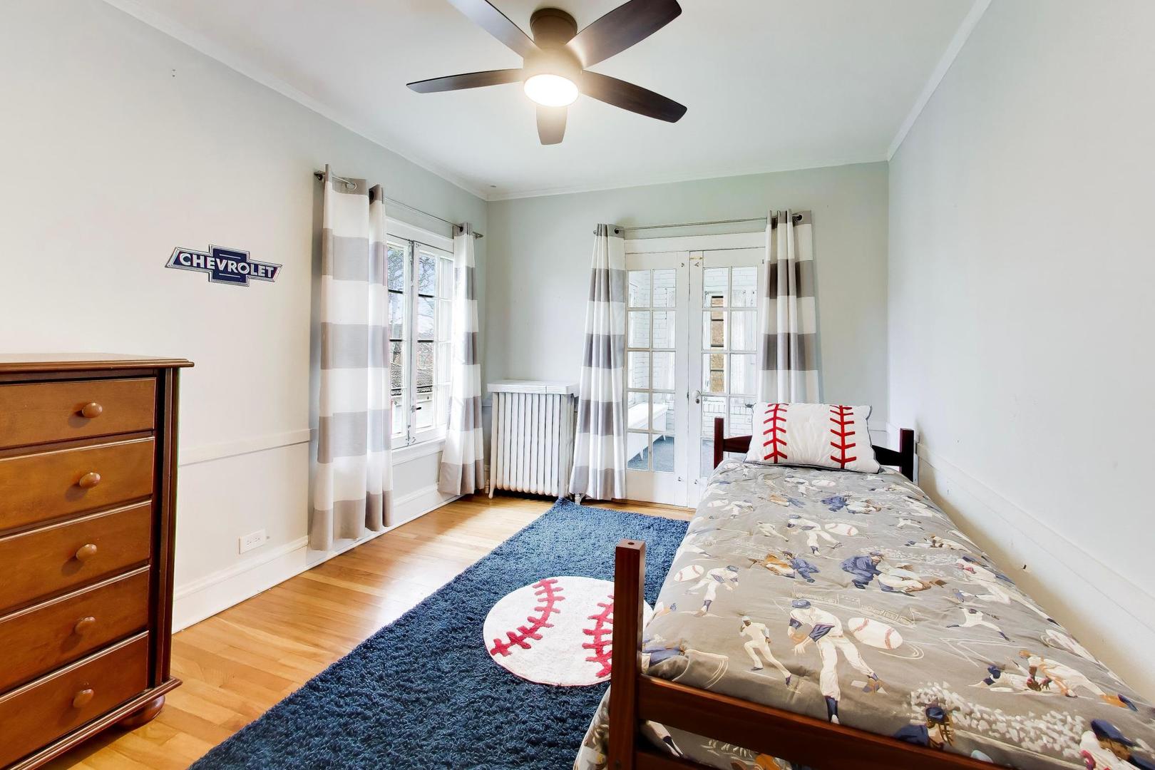 10041 South Hoyne Avenue Chicago IL 60643