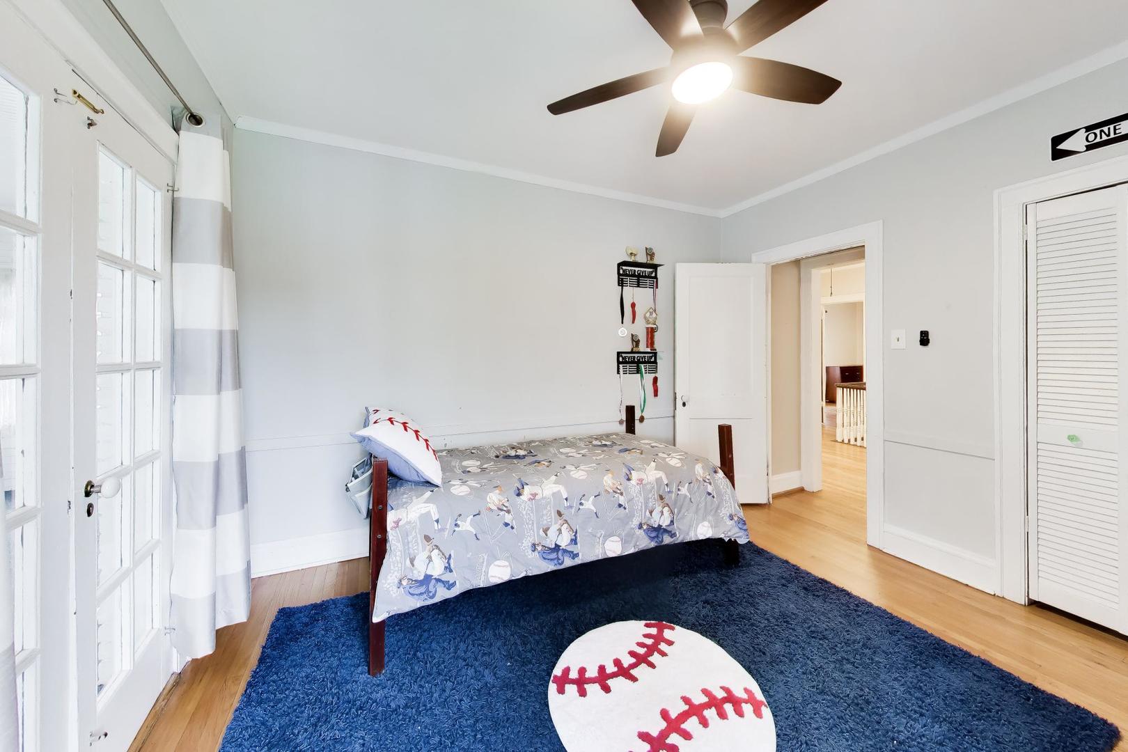 10041 South Hoyne Avenue Chicago IL 60643