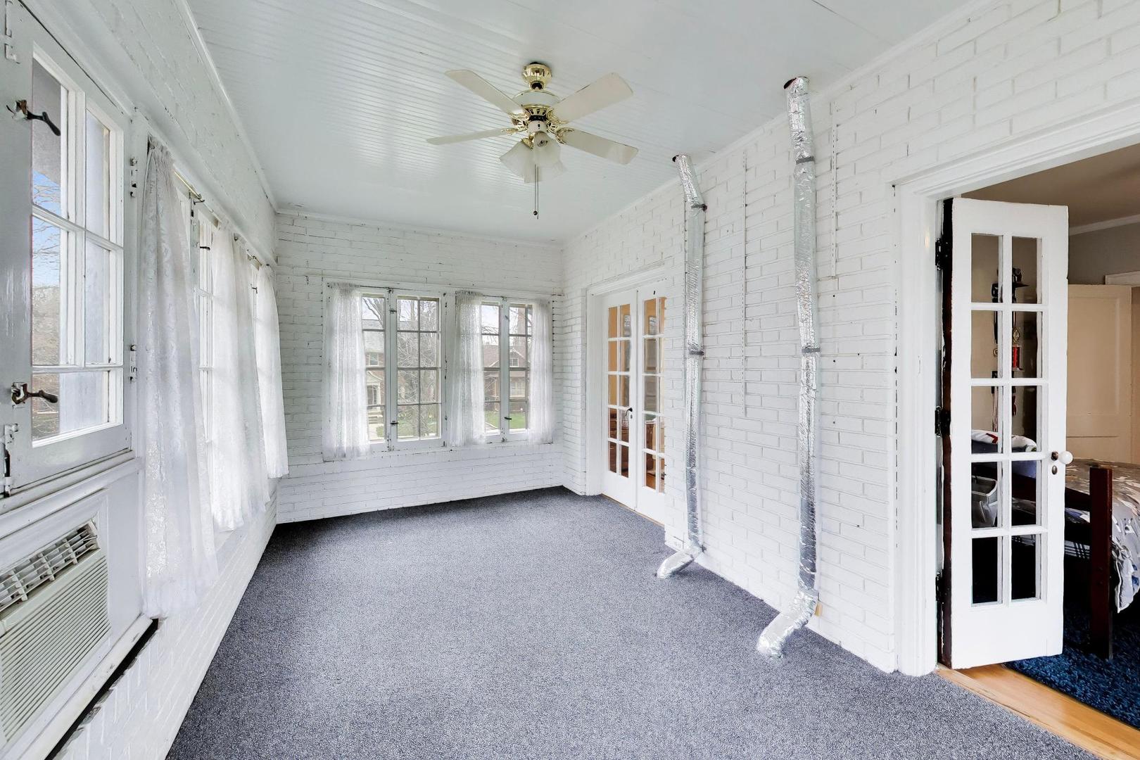 10041 South Hoyne Avenue Chicago IL 60643