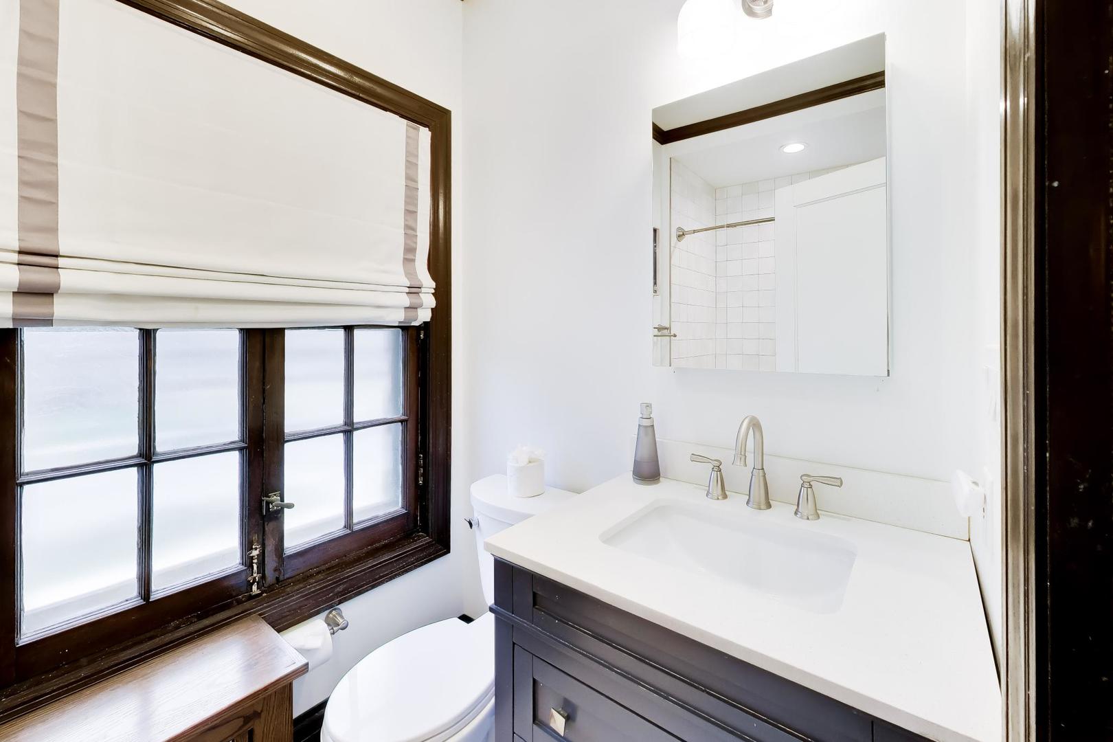 10041 South Hoyne Avenue Chicago IL 60643
