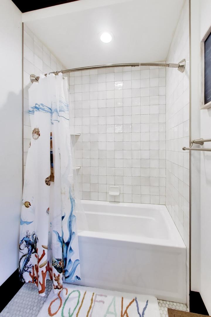 10041 South Hoyne Avenue Chicago IL 60643
