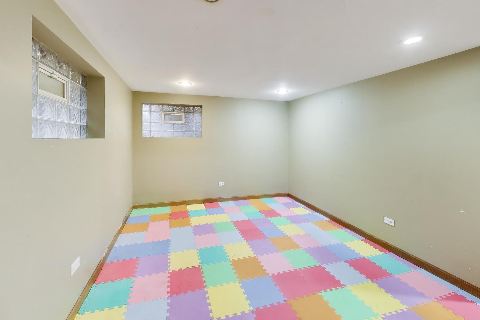 10041 South Hoyne Avenue Chicago IL 60643