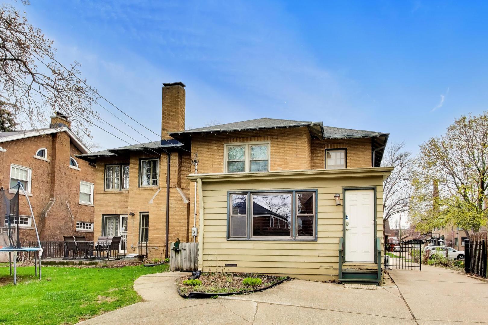10041 South Hoyne Avenue Chicago IL 60643