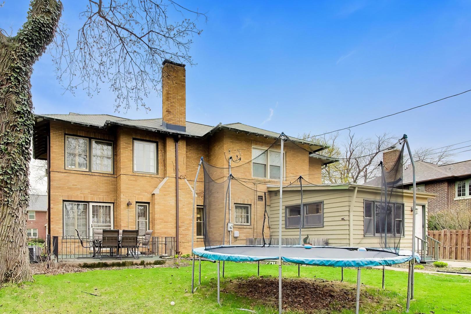 10041 South Hoyne Avenue Chicago IL 60643
