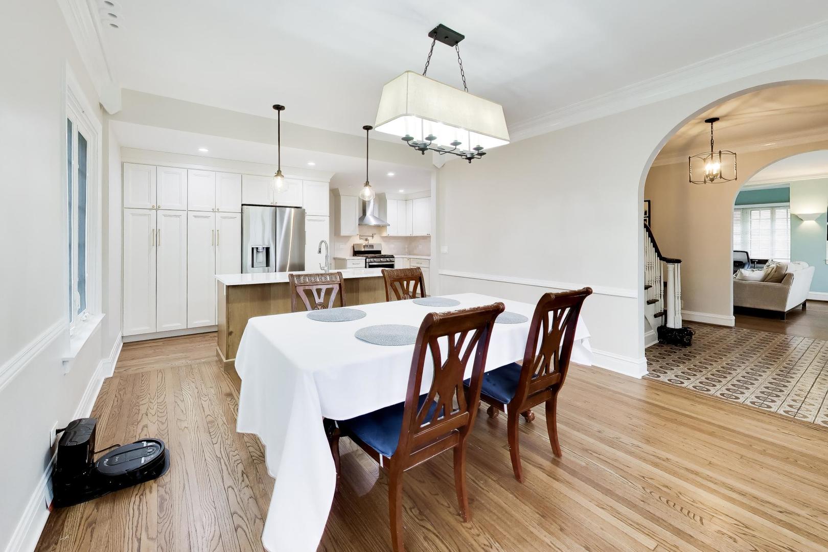 10041 South Hoyne Avenue Chicago IL 60643