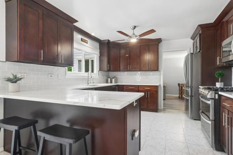 1160 Hummingbird Lane Grayslake IL 60030