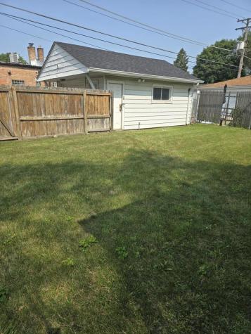 17256 Walter Street Lansing IL 60438