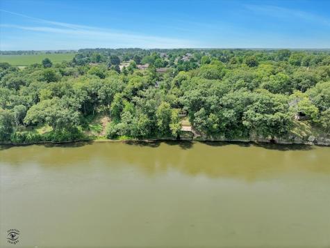 2471 Girard Turn Kankakee IL 60901