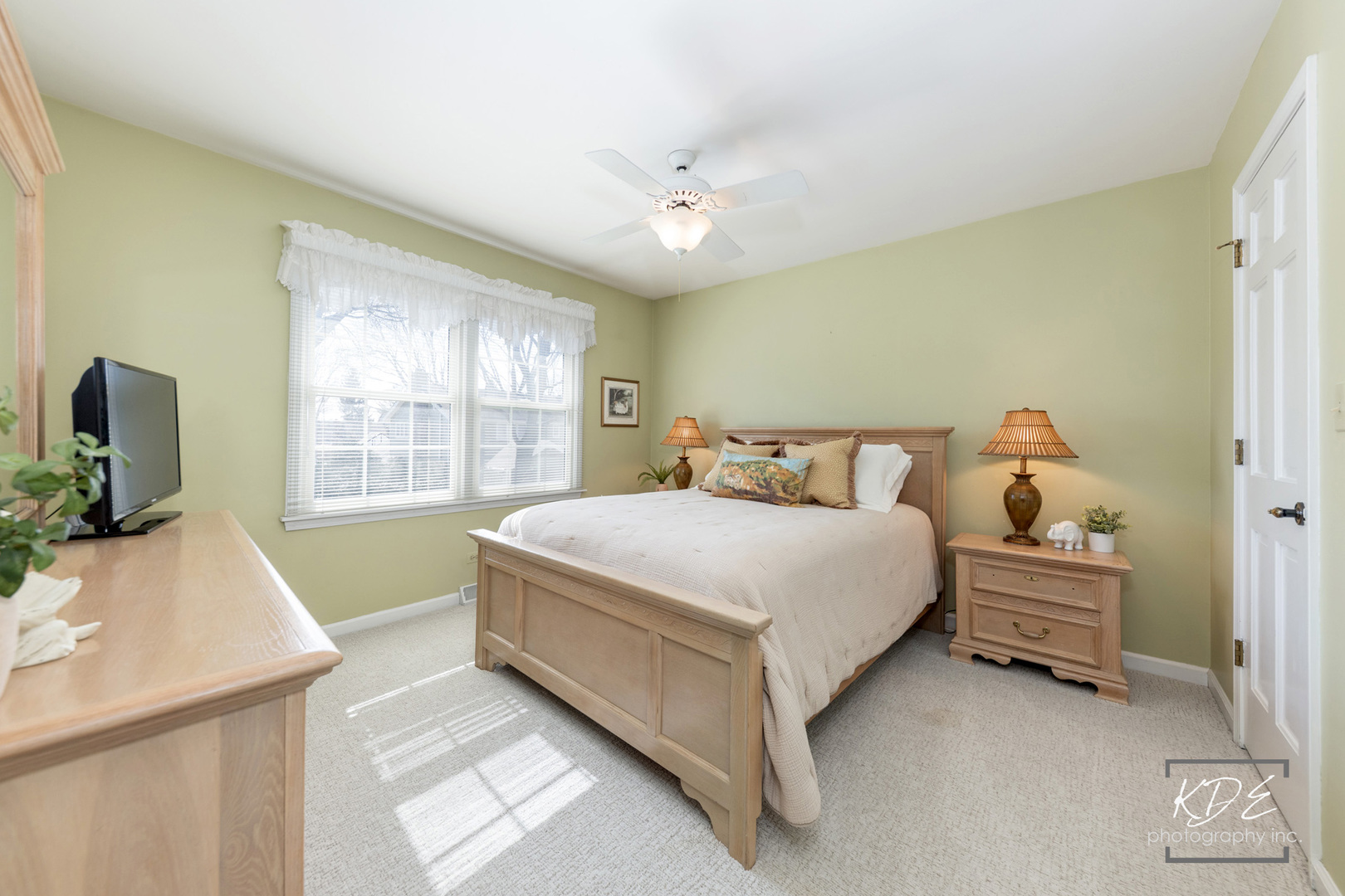 992 Belaire Court Naperville IL 60563