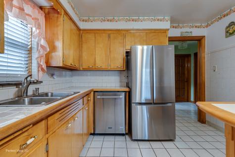 9055 South Luella Avenue Chicago IL 60617