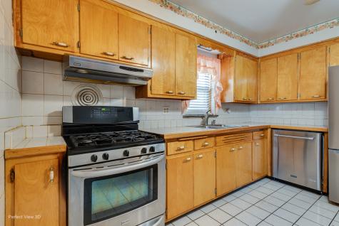 9055 South Luella Avenue Chicago IL 60617