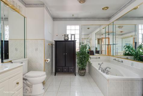 9055 South Luella Avenue Chicago IL 60617
