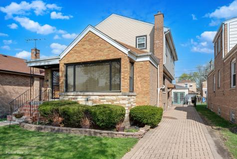 9055 South Luella Avenue Chicago IL 60617