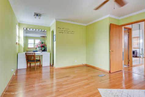 9055 South Luella Avenue Chicago IL 60617