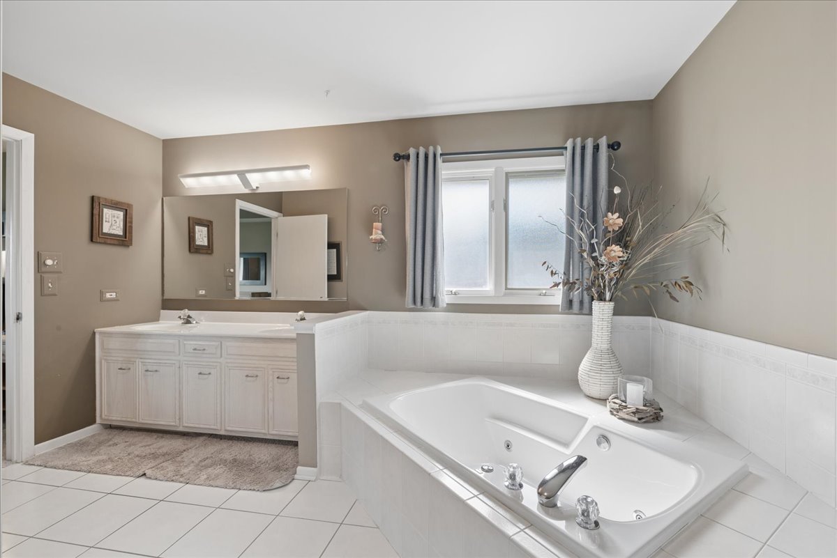 18035 Esther Drive Orland Park IL 60467