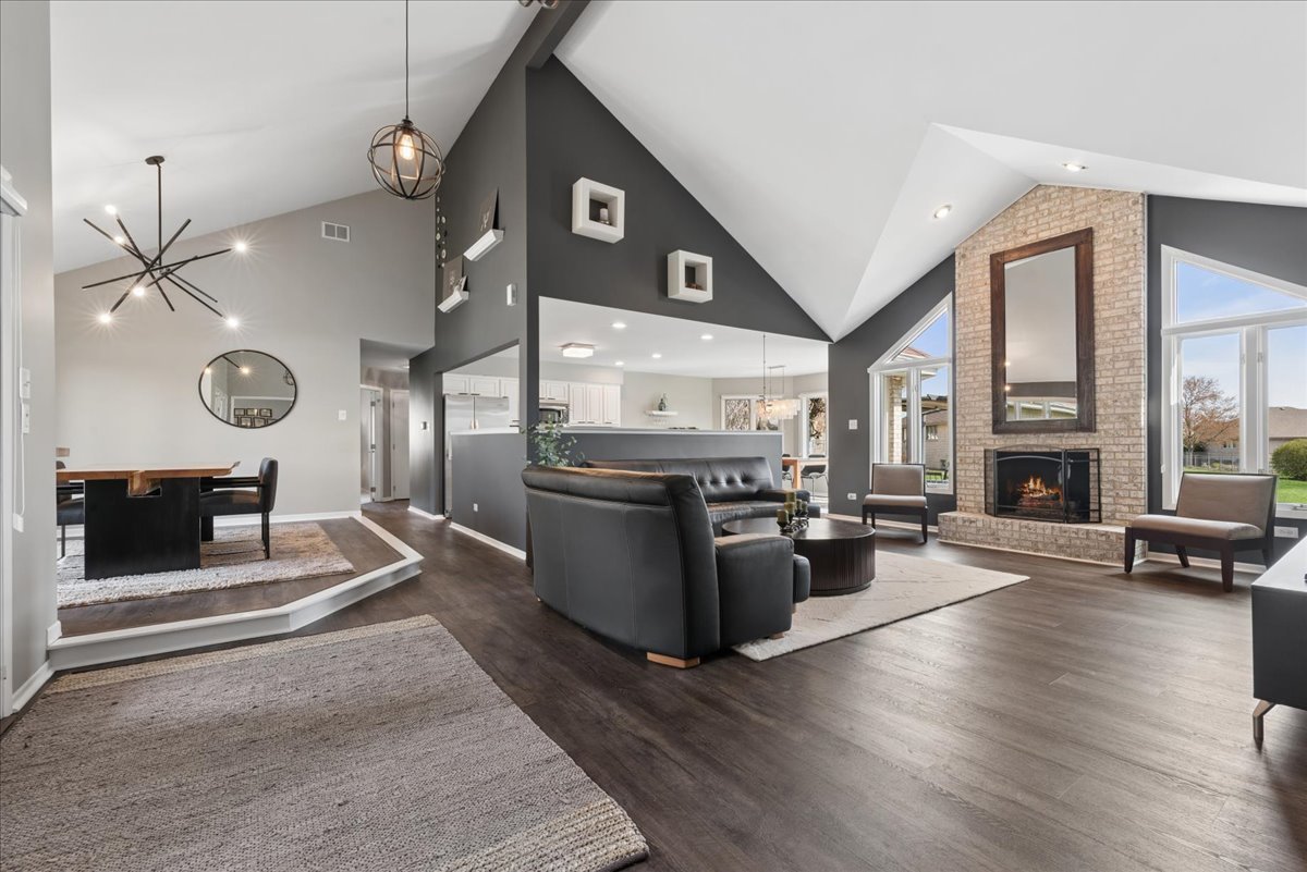 18035 Esther Drive Orland Park IL 60467