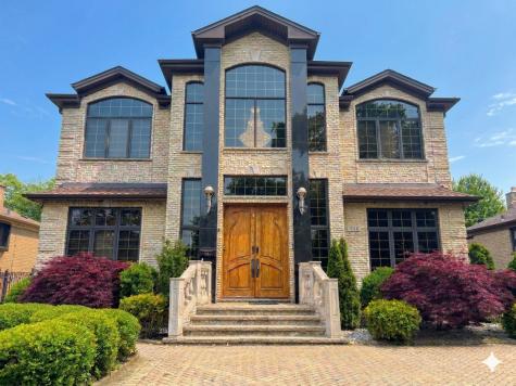 7016 North East Prairie Road Lincolnwood IL 60712