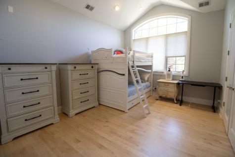 7016 North East Prairie Road Lincolnwood IL 60712