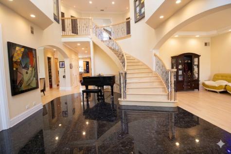 7016 North East Prairie Road Lincolnwood IL 60712
